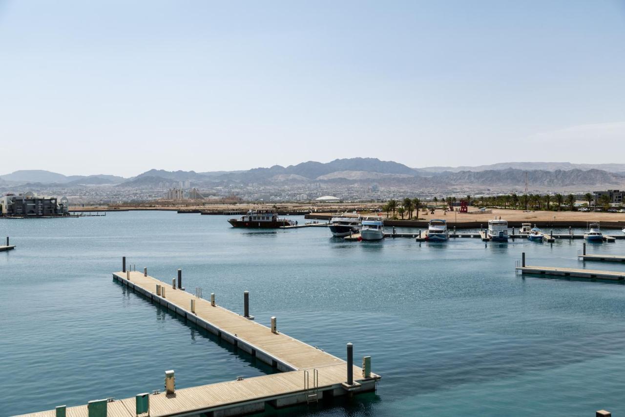 Cloud 7 Residences Ayla Aqaba Exteriör bild Marina at the Red Sea Resort