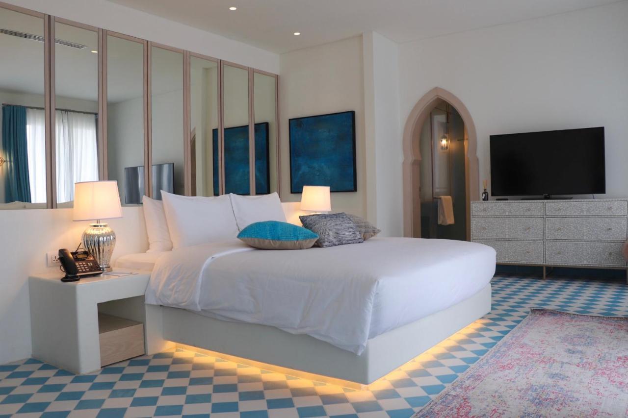 Cloud 7 Residences Ayla Aqaba Exteriör bild Deluxe Room