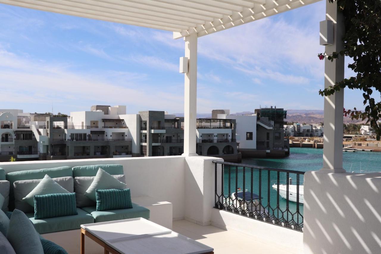 Cloud 7 Residences Ayla Aqaba Exteriör bild View of the Red Sea from a balcony in El Alamein