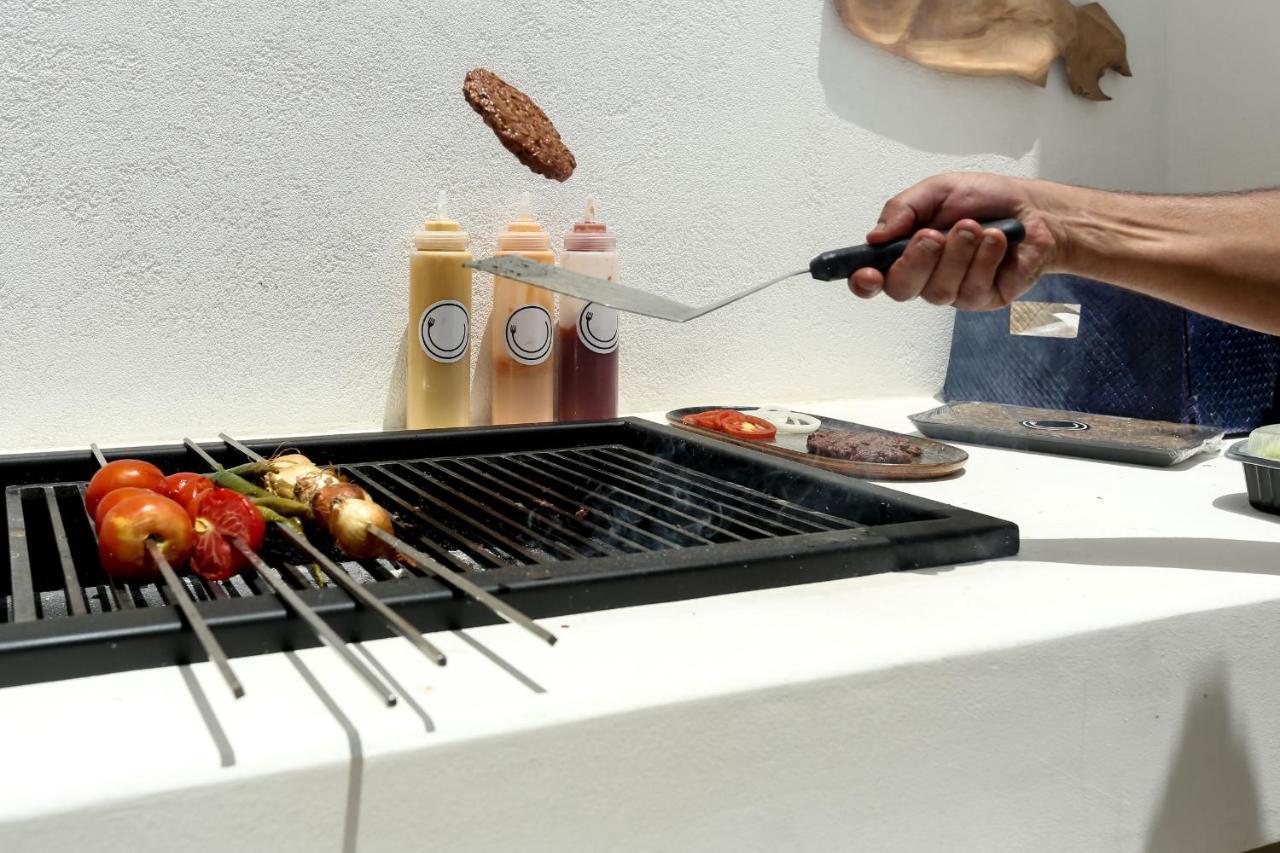 Cloud 7 Residences Ayla Aqaba Exteriör bild A spatula in use