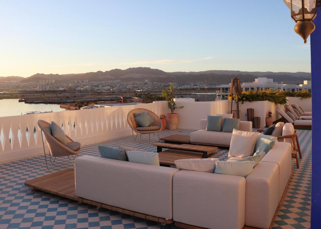Cloud 7 Residences Ayla Aqaba Exteriör bild Rooftop terrace at the Hotel Amanjena