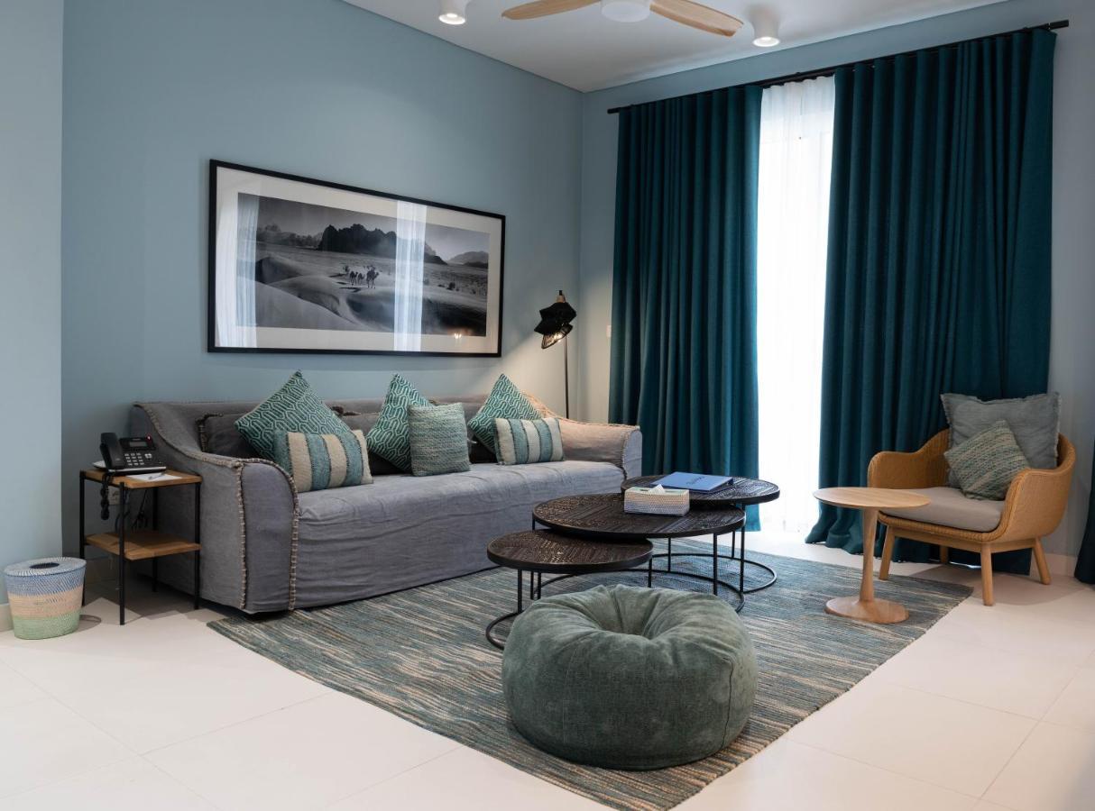 Cloud 7 Residences Ayla Aqaba Exteriör bild A living room