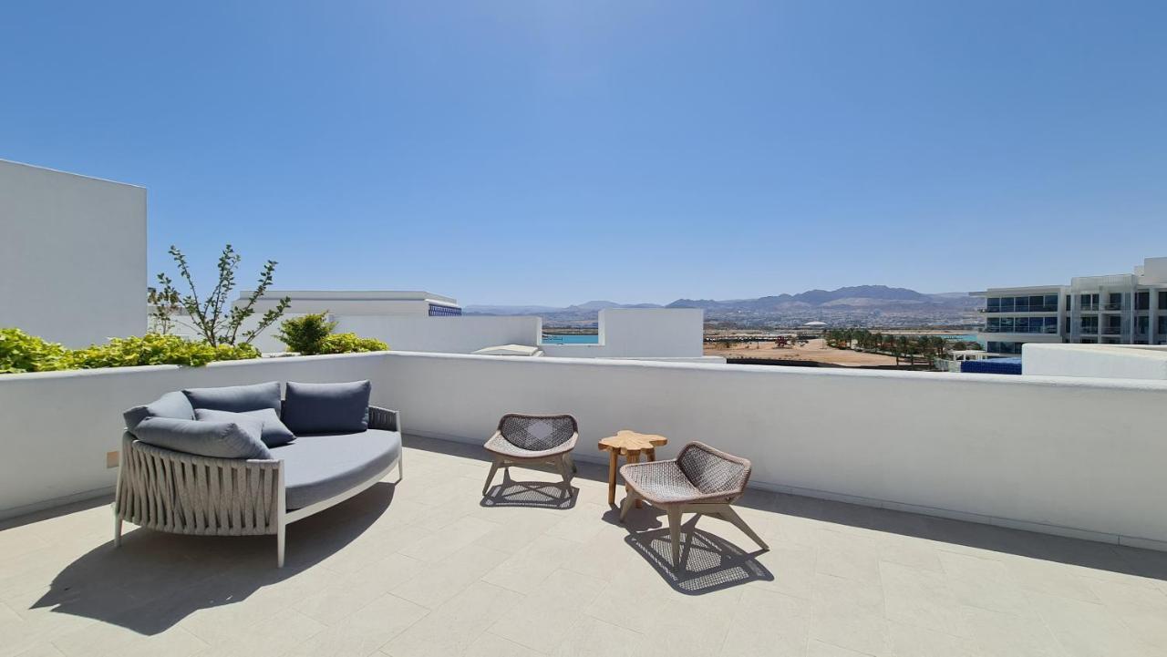 Cloud 7 Residences Ayla Aqaba Exteriör bild Rooftop at the Hilton Las Vegas