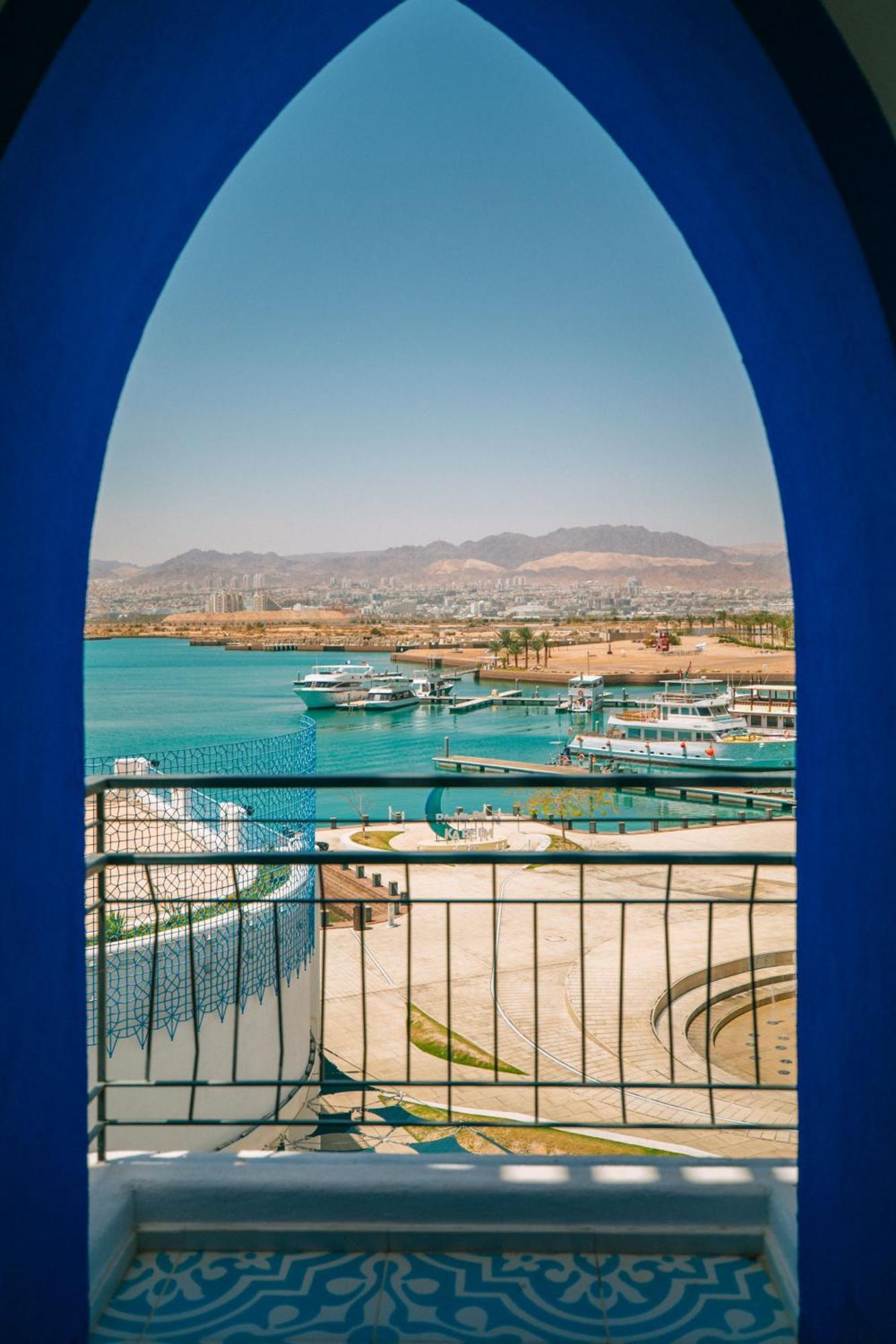 Cloud 7 Residences Ayla Aqaba Exteriör bild Marina
